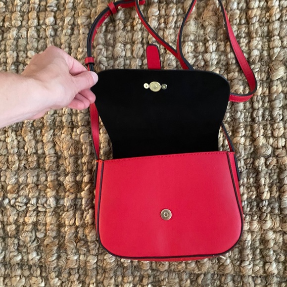 Red Handbag - Picture 2 of 4